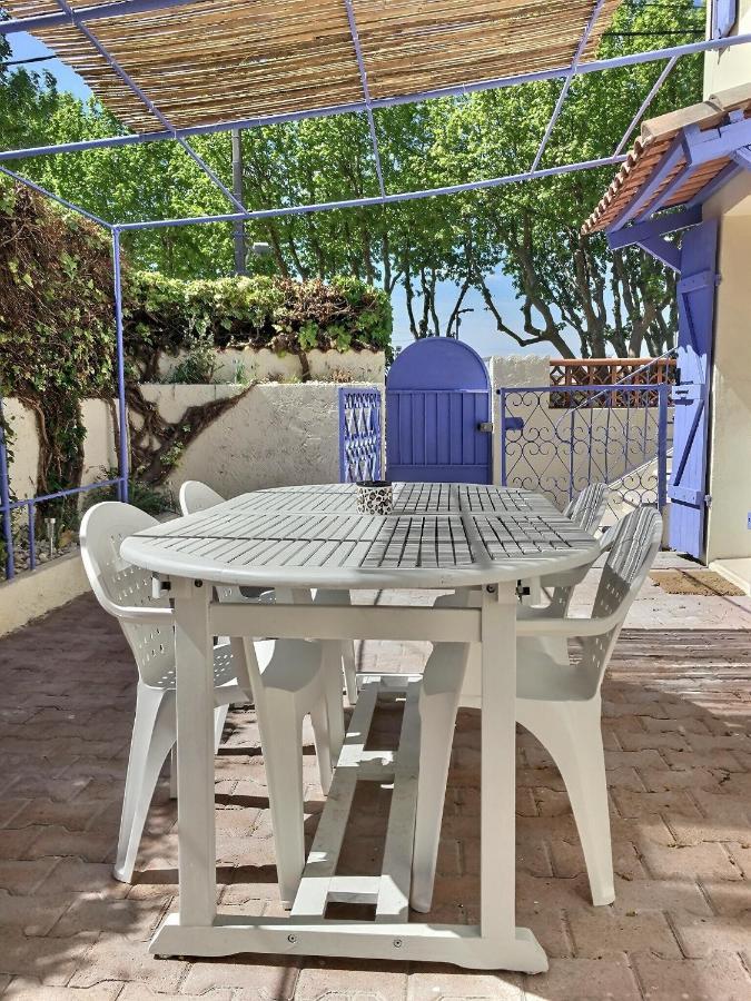 Bleu Lavande - Coquet Appartement Ambiance Village Istres Exterior photo