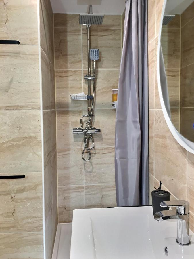 Bleu Lavande - Coquet Appartement Ambiance Village Istres Exterior photo
